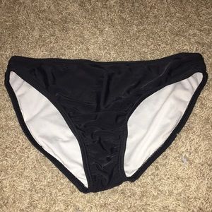 A black swim suit bottom 👙
